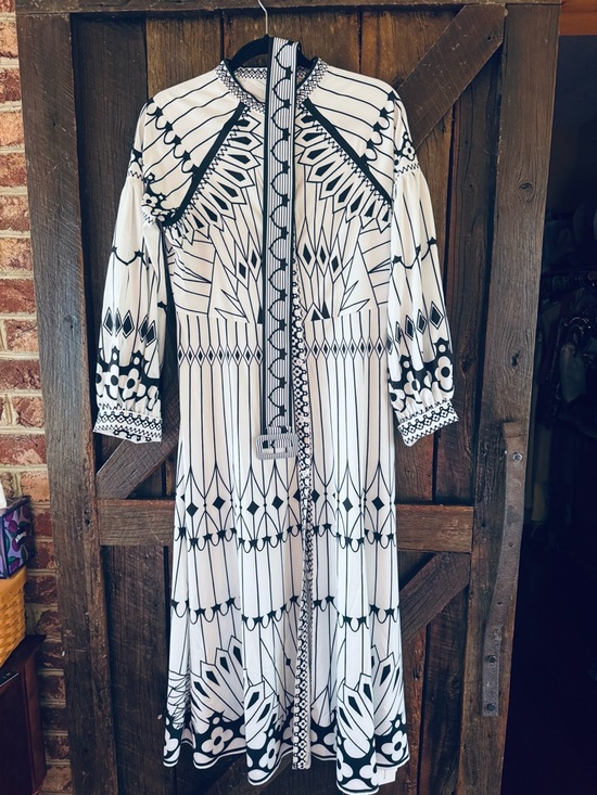 Commense Dresses & Skirts - Commense black and white button down front dress NWT